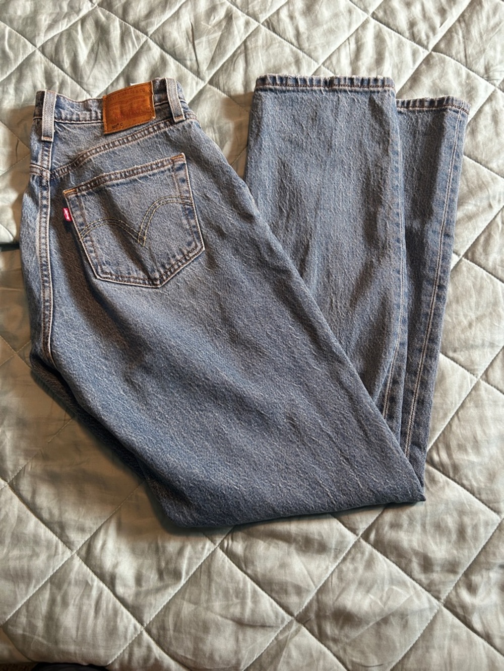 Levi's 501 Curve High-Rise Straight Leg Jeans - Medium Wash Denim